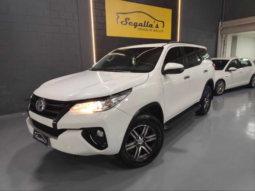 Hilux SW4 SRV 4x2 2.7 Flex 16V Aut.