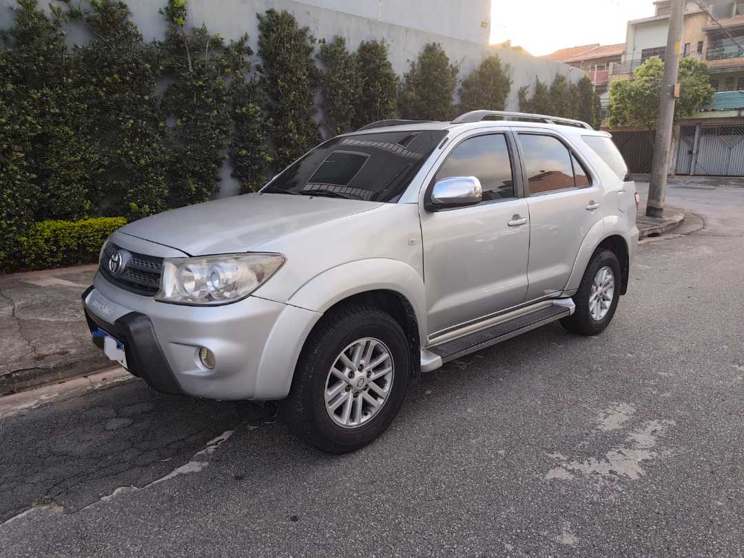 Hilux SW4 SR 4x2 2.7/ 2.7 16V Aut.